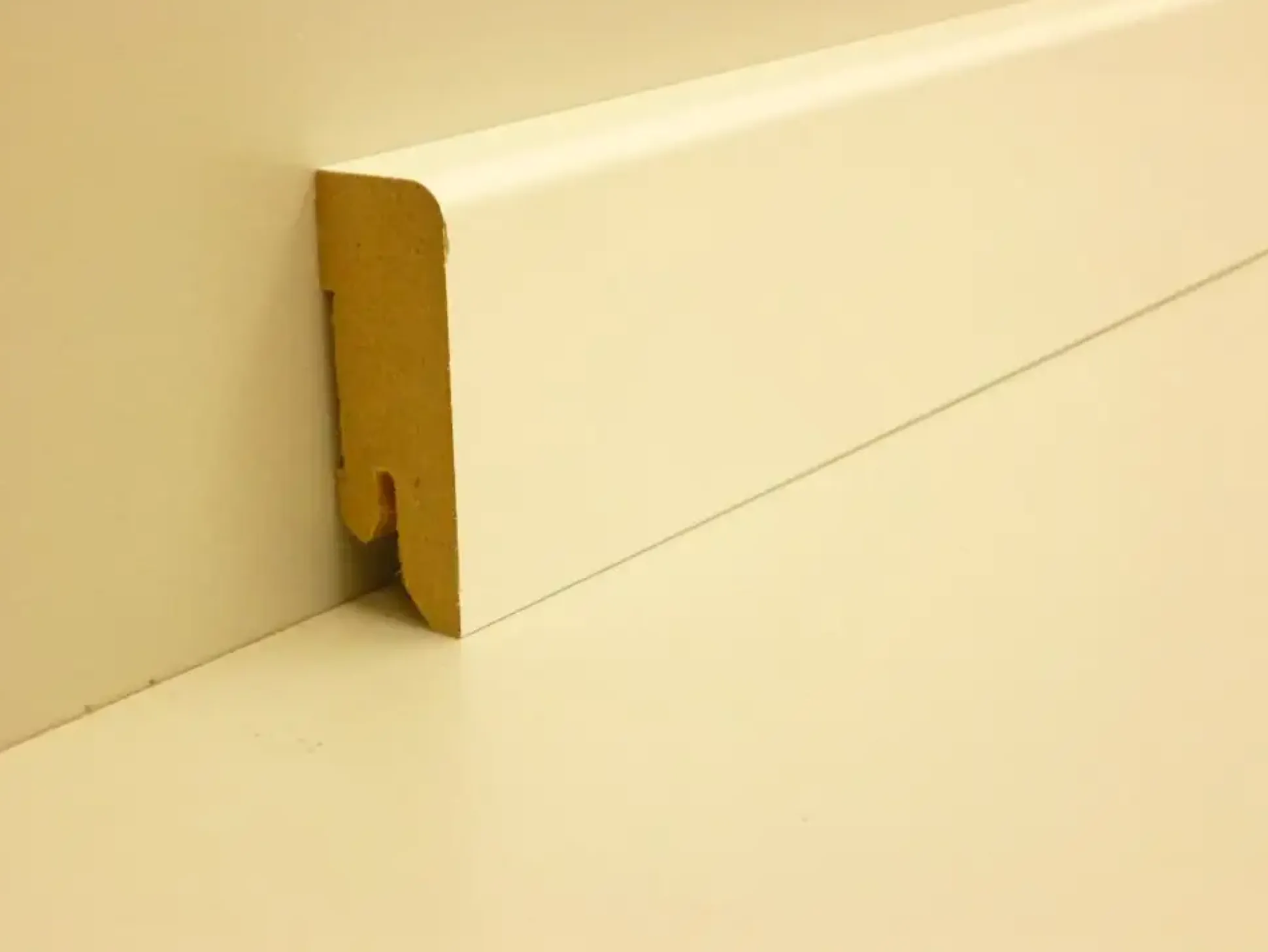 B.S. Bauprogramm Clip-Sockelleiste 250 cm 50 x 18 mm Weiß hochglanz