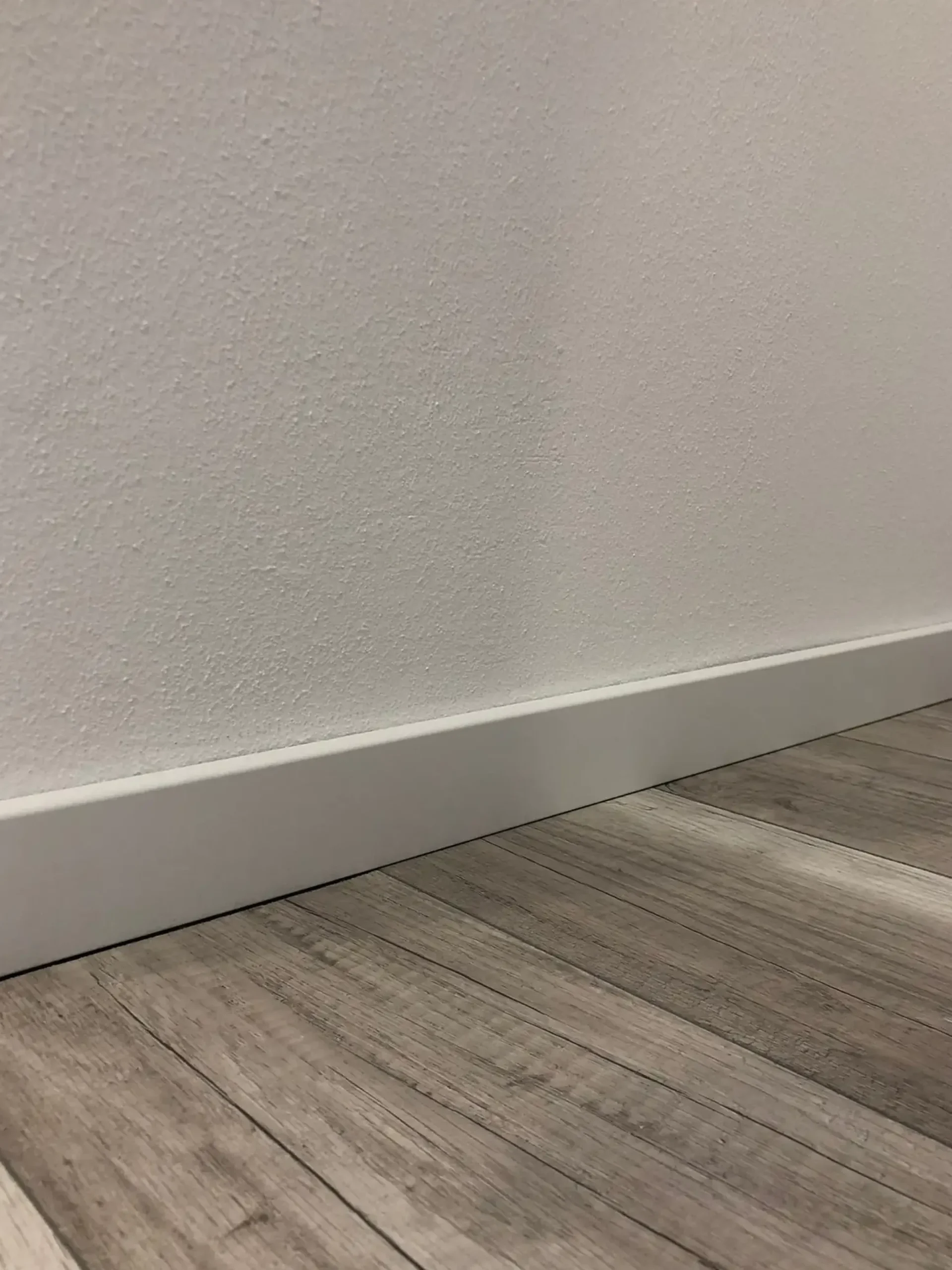 FN Neuhofer Fußleiste 220 cm 60 x 11 mm weiß