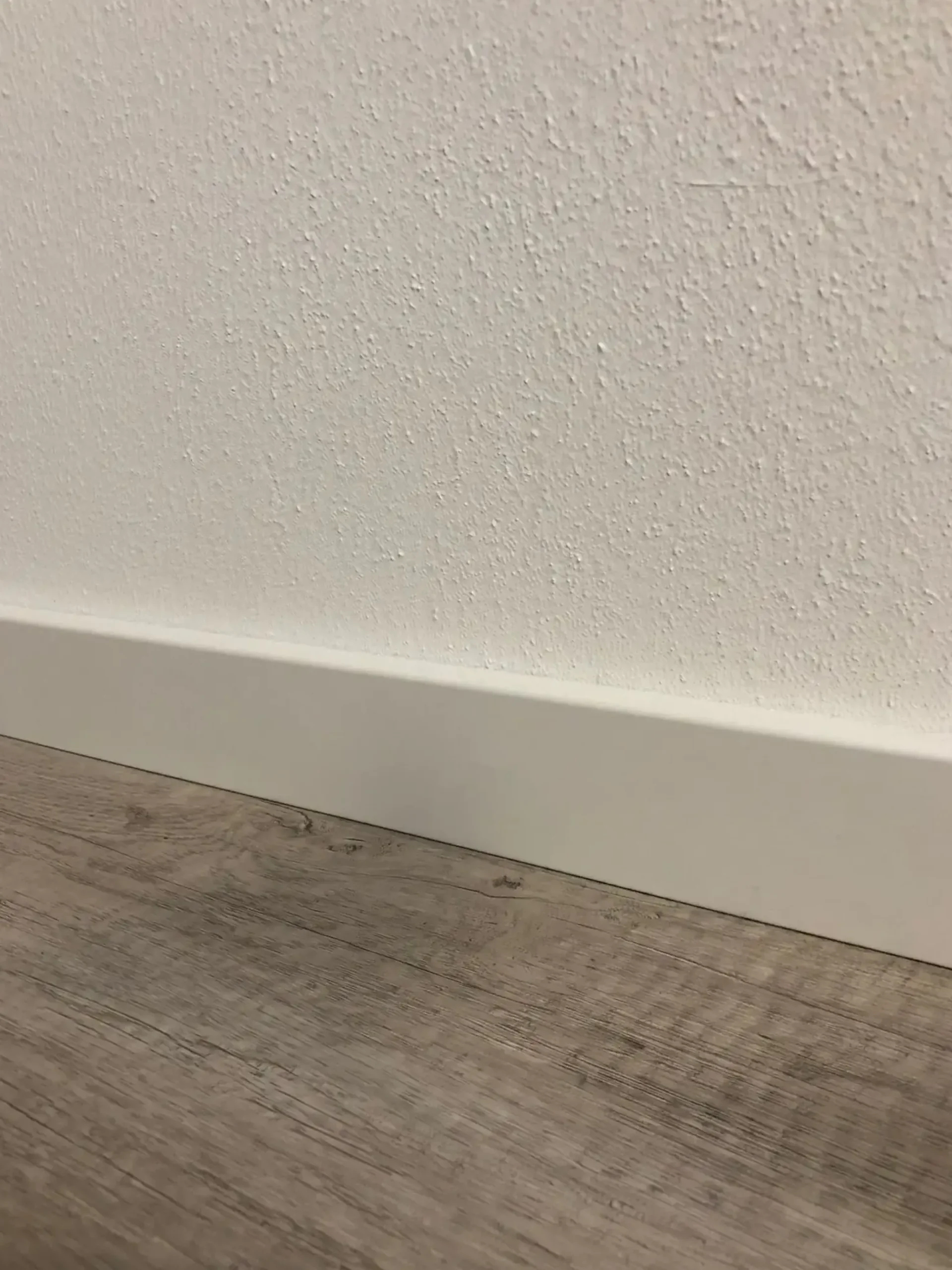 FN Neuhofer Fußleiste 220 cm 60 x 11 mm weiß