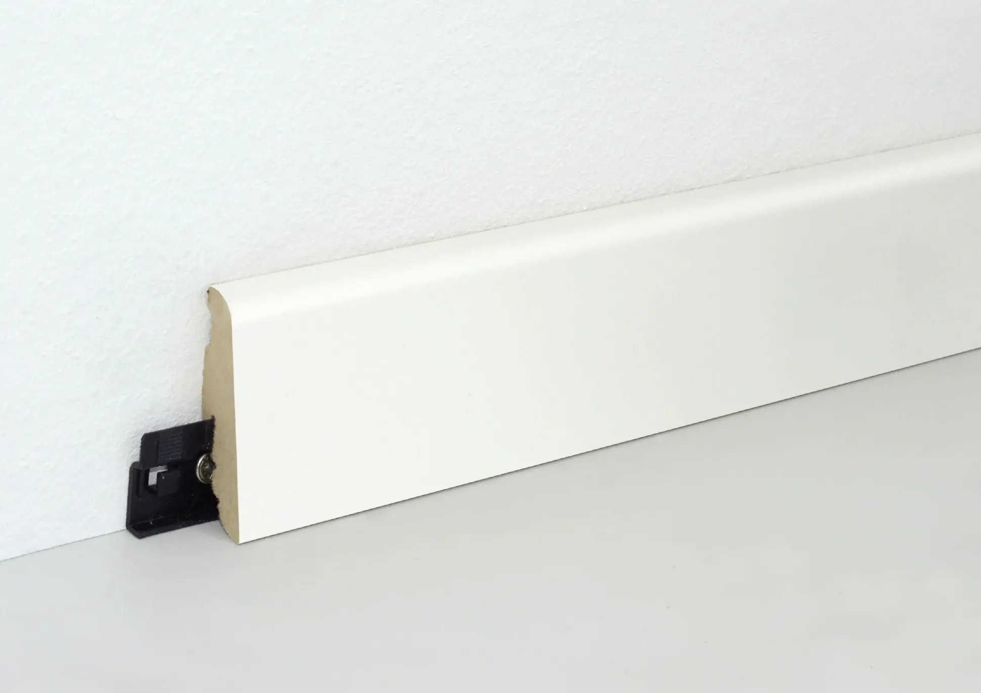 FN Neuhofer Fußleiste 240 cm 58 x 19 mm weiß