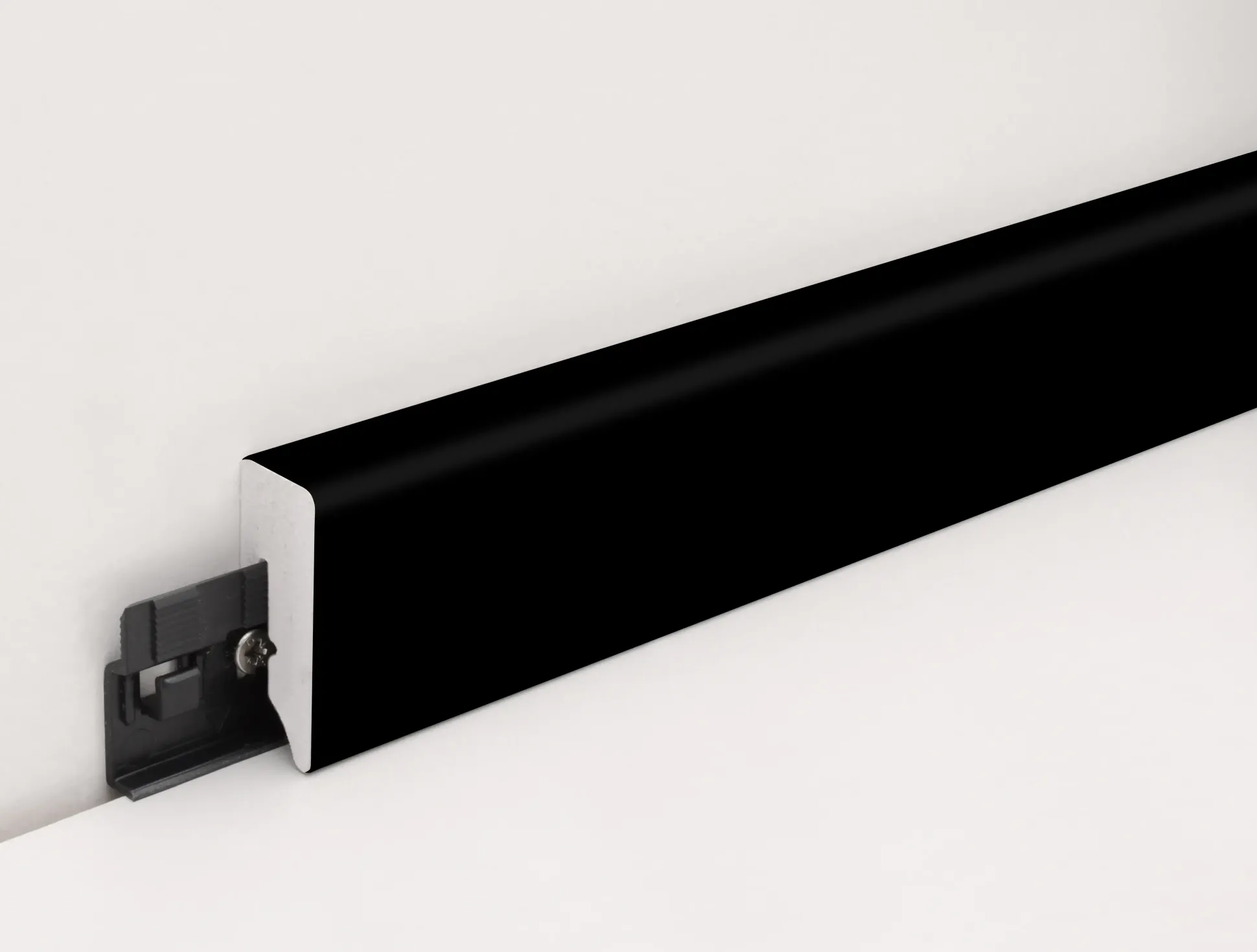 FN Neuhofer Fußleiste 240 cm 38,5 x 15 mm schwarz foliert