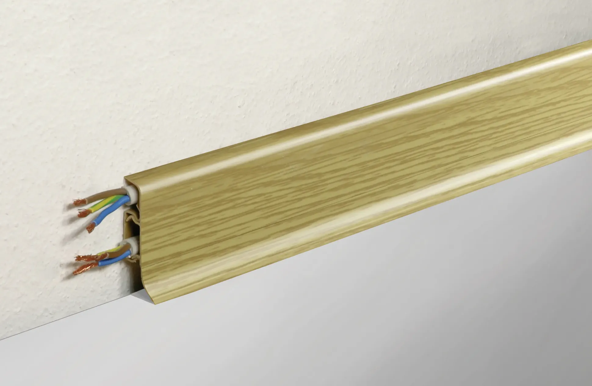 FN Neuhofer Klemmsockelleiste 250 cm 50 x 22,5 mm Eiche antik