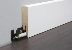 Kronoflooring Fußleiste 260 cm 70 x 17 mm Uni weiß gefast