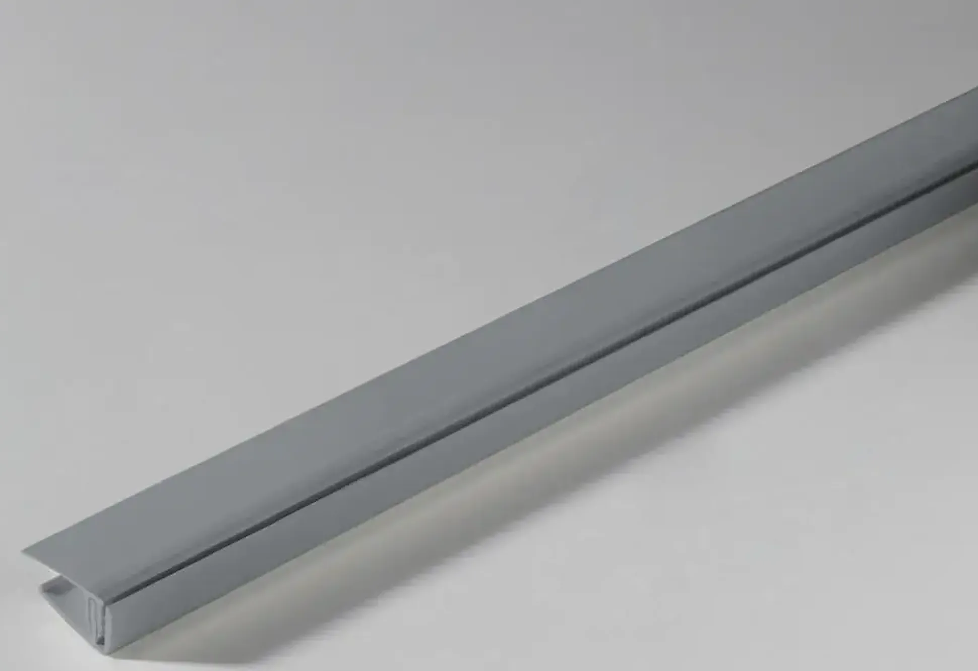 Kunststoff Abschlussprofil Cold grey klippbar 260 cm