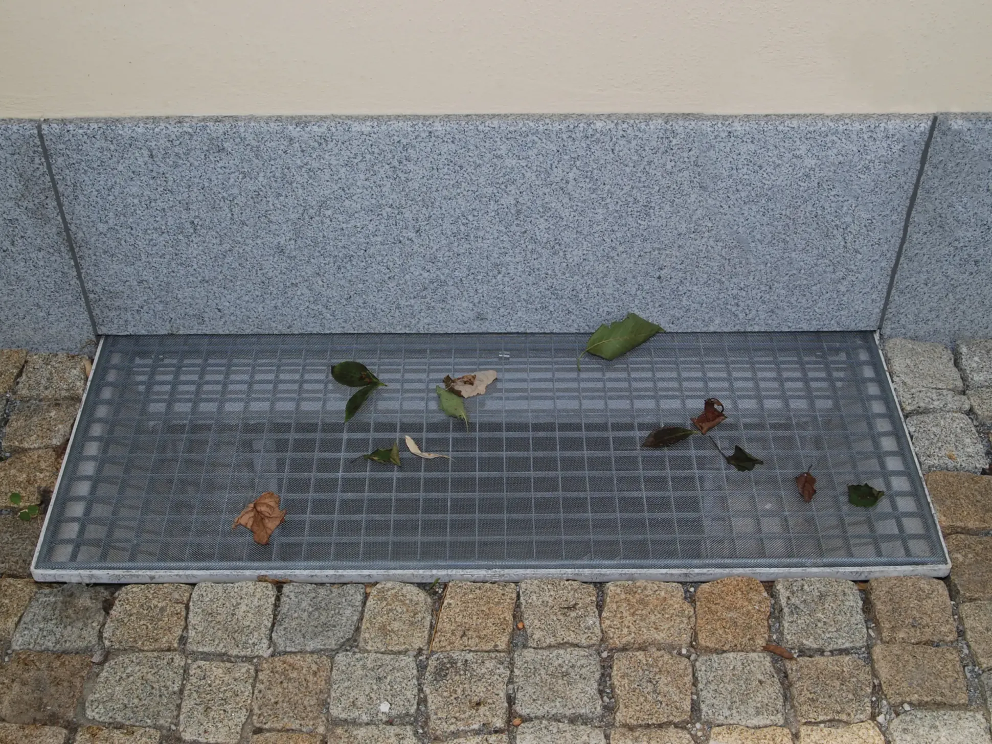 Lichtschachtabdeckung Insektenschutzgitter Maße 130 x 60 cm