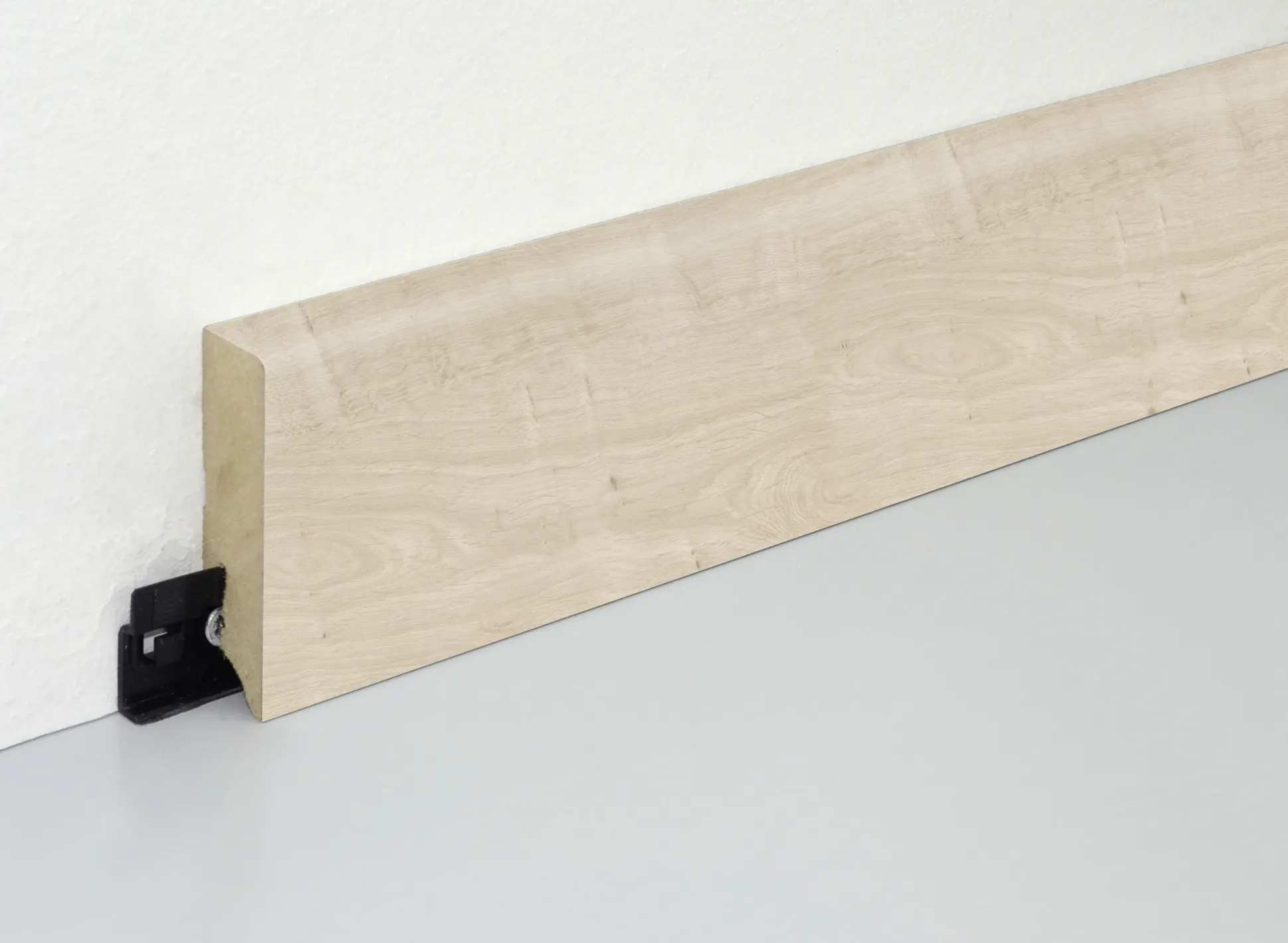 Neuhofer Fußleiste 240 cm 70 x 19 mm Yukon Eiche hell