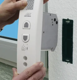 Schellenberg elektrischer Gurtwickler Maxi RolloDrive 45, für 12 kg/4,0 m²